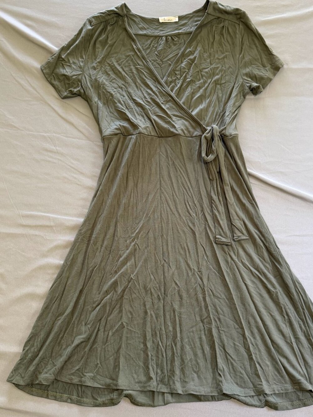 Les Amis Women's Olive Green Knee Length Wrap Dress Size Medium New Without Tags